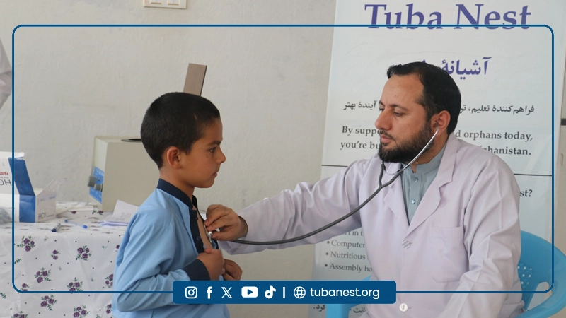 “Pediatric doctors and laboratory technicians conducting health examinations and medical tests for children at Tuba Nest during a full-day healthcare screening program in May 2026.”